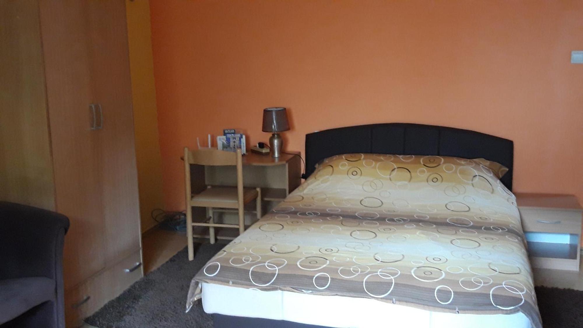 Modern&Cozy Bosnian House With Garden+Free Parking Hotel Сараево Стая снимка