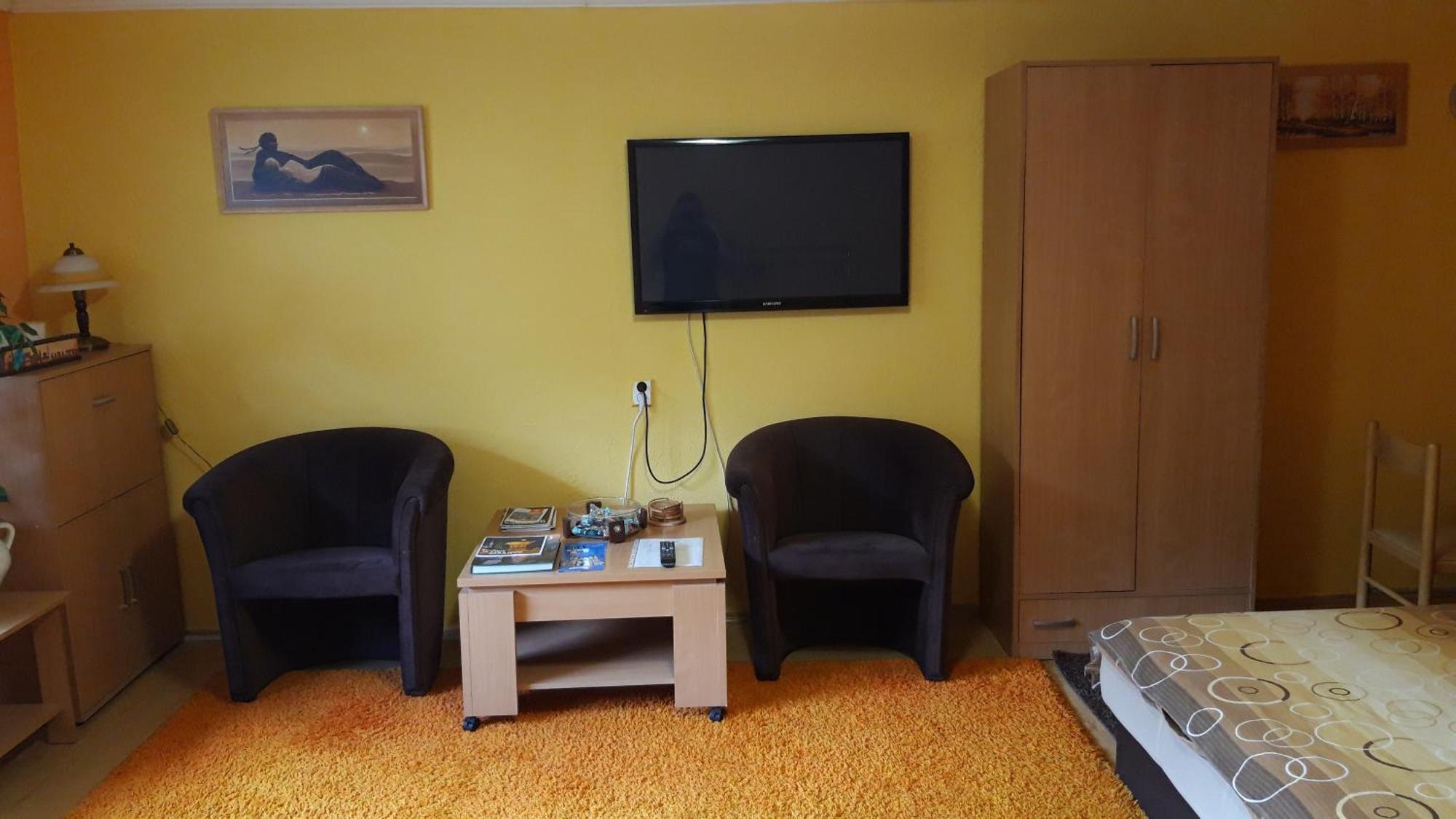 Modern&Cozy Bosnian House With Garden+Free Parking Hotel Сараево Стая снимка