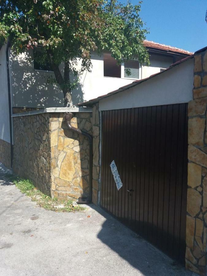 Modern&Cozy Bosnian House With Garden+Free Parking Hotel Сараево Екстериор снимка